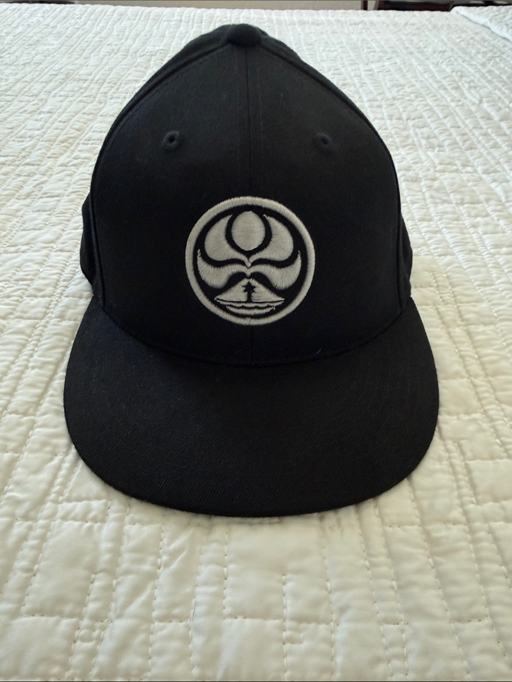 Hawaiian Island Creations Men's Black Flat-Brim Cap with Grey Embroidered Logo
